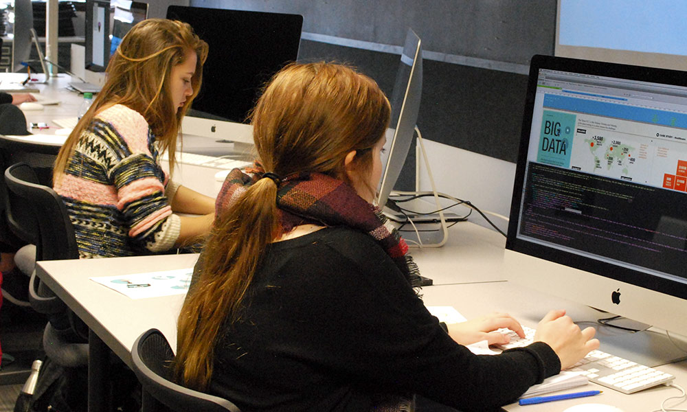 students working in the VCD lab