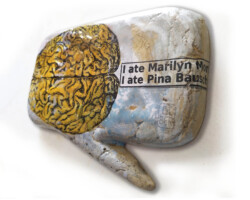 <b>ET BER Warlikowska</b><br><i>The Dialogue</i><br>2014<br>serigraphy fired in 860C, chamotte<br>23 cm × 18 cm